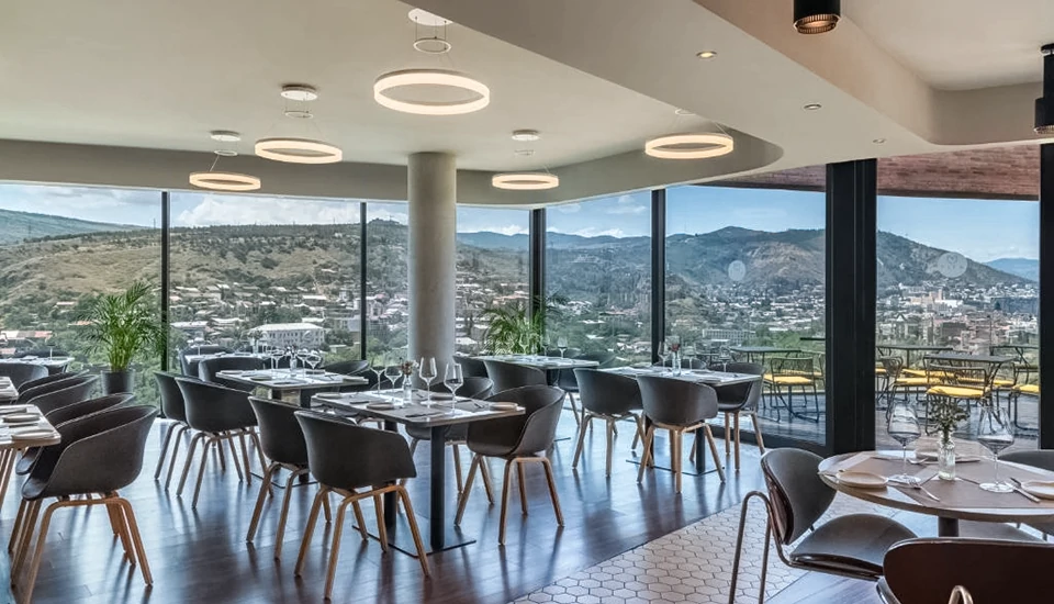 هتل گلدن تولیپ دیزاین تفلیس